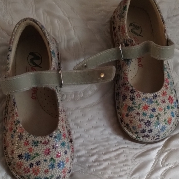 Naturino Multicolor Floral Mary Jane Shoes - Picture 8 of 9